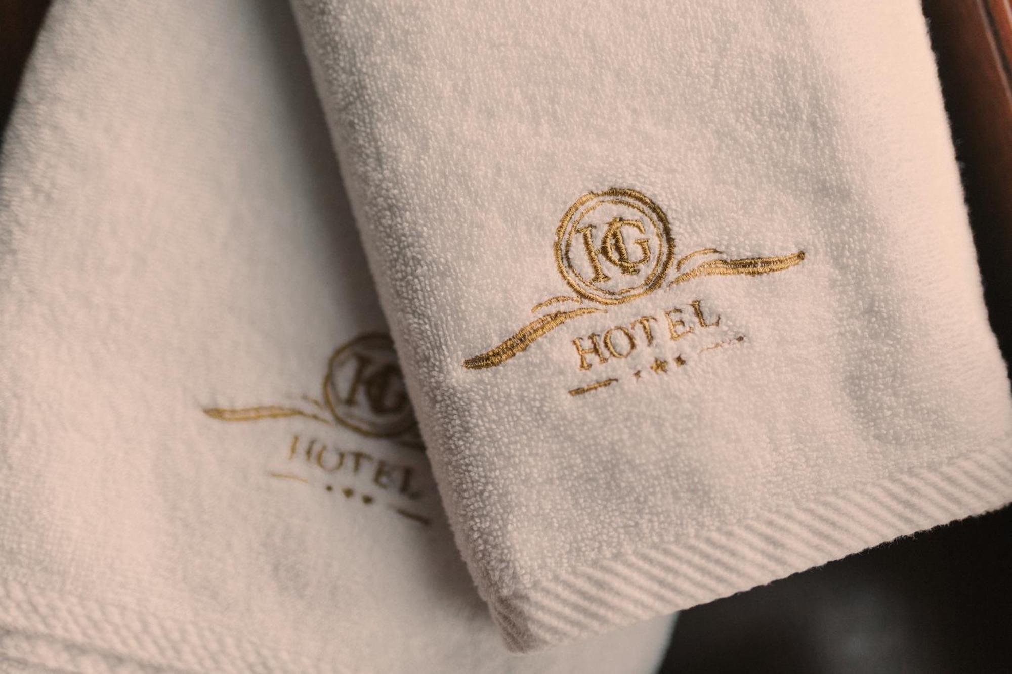 Hg Hotel Toszek Bagian luar foto