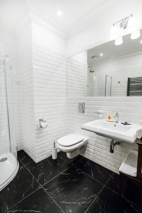 Hg Hotel Toszek Bagian luar foto